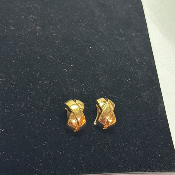 Authentic Cristian Dior Gold plated clip on Earrings - Picture 9 of 13